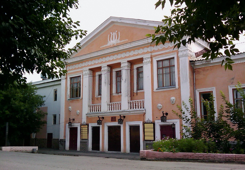 Театр Шадр